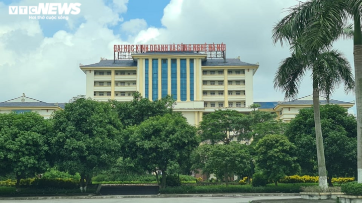 Ba biệt thự ngang nhiên 'mọc' trong Khu liên hợp Khoa học – Đào tạo ở Bắc Ninh - 1