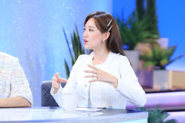 Hari Won: Rất nhức đầu khi bạn bè gặp nhau cứ phải 'soi' đeo túi gì, đi xe gì - 3