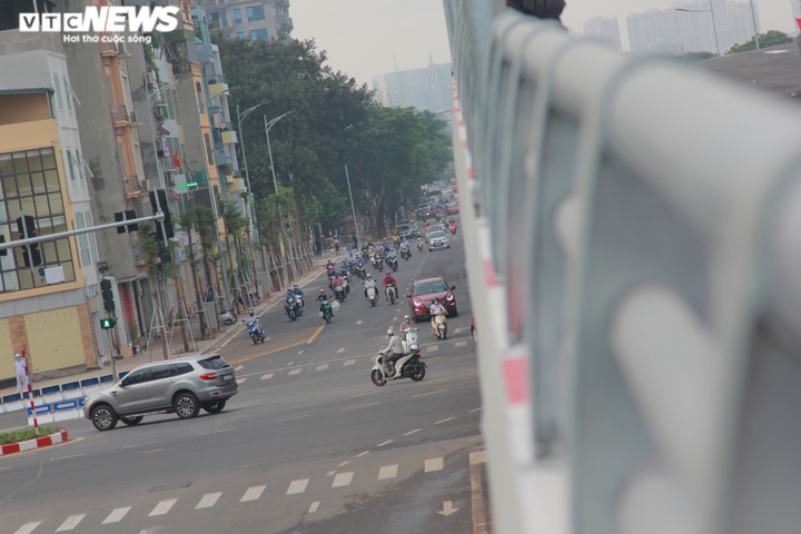 Sau 23 năm, 'nút thắt cổ chai' đường Nguyễn Văn Huyên, Hà Nội được giải tỏa - 5