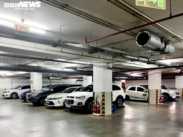 Ở chung cư 5 sao, dân nhà giàu khóc ròng vì bị đòi thêm nửa tỷ mua chỗ để xe - 7