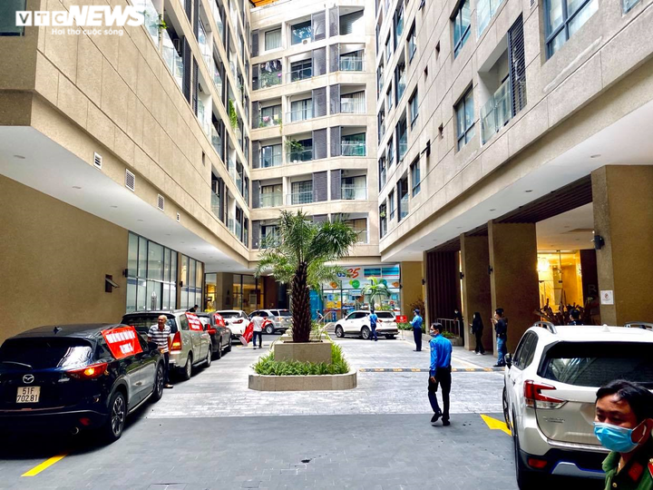 Ở chung cư 5 sao, dân nhà giàu khóc ròng vì bị đòi thêm nửa tỷ mua chỗ để xe - 2