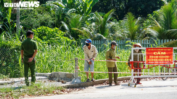 Cận cảnh thôn Thạch Bồ ở Đà Nẵng sau đám tang bệnh nhân 1040 - 1