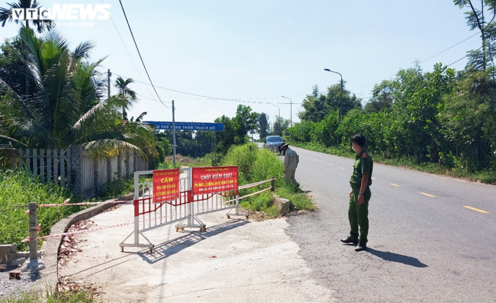 Cận cảnh thôn Thạch Bồ ở Đà Nẵng sau đám tang bệnh nhân 1040 - 6