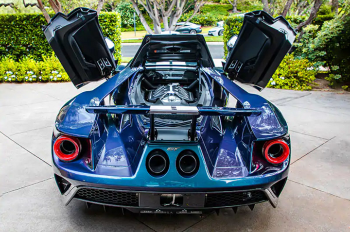 Những chiếc ô tô sở hữu lớp sơn đắt giá tới cả tỷ đồng - 2