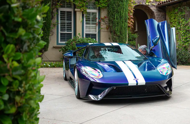 Những chiếc ô tô sở hữu lớp sơn đắt giá tới cả tỷ đồng - 1