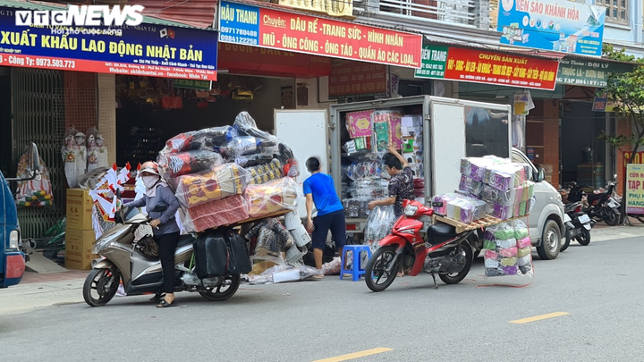 Bắc Ninh: Làng tranh Đông Hồ nhộn nhịp trong lễ Vu Lan - 17