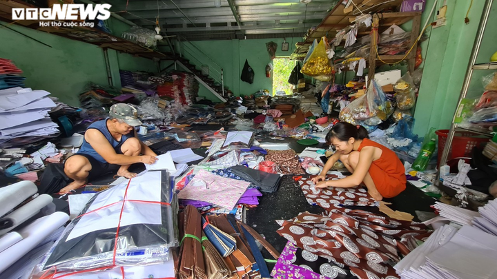 Bắc Ninh: Làng tranh Đông Hồ nhộn nhịp trong lễ Vu Lan - 6