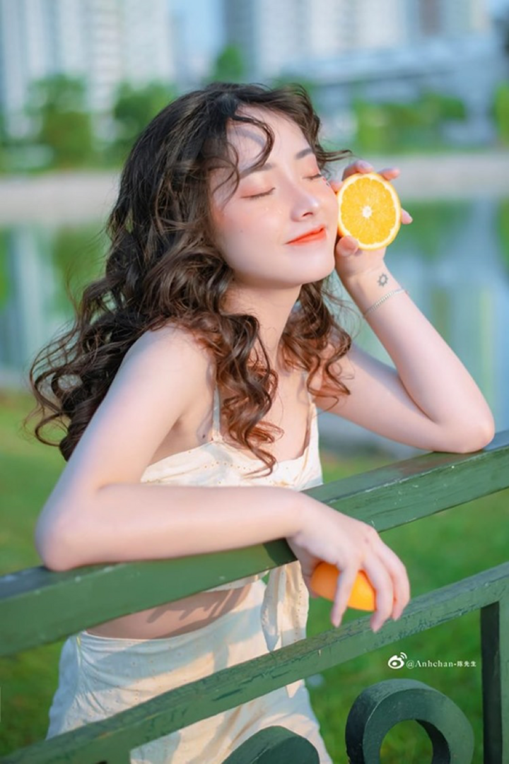 Thiếu nữ Hà thành xinh như búp bê, hút mọi ánh nhìn - 2