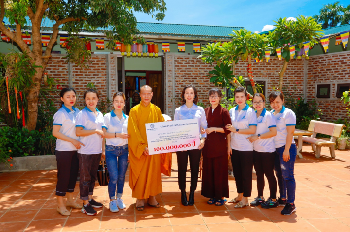 Hathor Group 'Hành Trình Yêu Thương 3': Mang nụ cười đến mảnh đời thiếu may mắn - 1