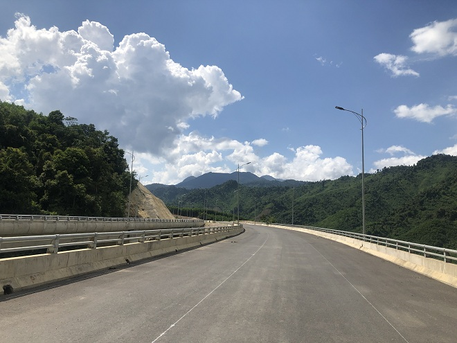 Thủ tướng: Bảo đảm tiến độ khởi công 3 dự án trên tuyến Bắc - Nam trong tháng 9 - 1