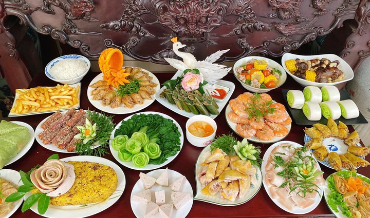 'Hội gái đảm' đua nhau khoe mâm cỗ cúng rằm tháng 7 cầu kỳ, tuyệt đẹp - 5