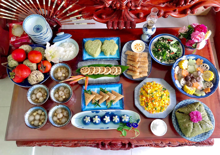 'Hội gái đảm' đua nhau khoe mâm cỗ cúng rằm tháng 7 cầu kỳ, tuyệt đẹp - 9