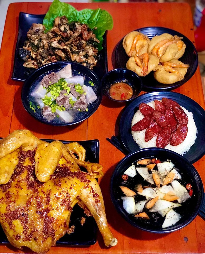 'Hội gái đảm' đua nhau khoe mâm cỗ cúng rằm tháng 7 cầu kỳ, tuyệt đẹp - 13