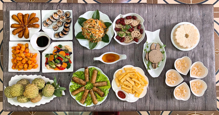 'Hội gái đảm' đua nhau khoe mâm cỗ cúng rằm tháng 7 cầu kỳ, tuyệt đẹp - 14