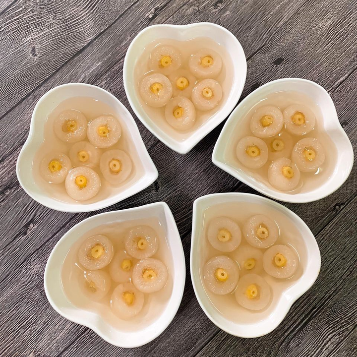 'Hội gái đảm' đua nhau khoe mâm cỗ cúng rằm tháng 7 cầu kỳ, tuyệt đẹp - 16