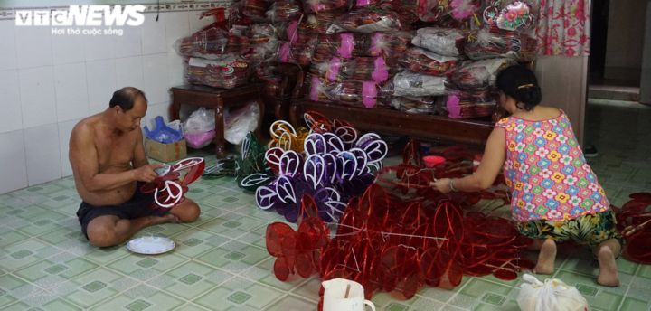 Làng nghề lồng đèn lớn nhất TP.HCM vắng vẻ, đìu hiu trước Trung thu - 4