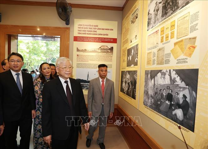 Tổng Bí thư, Chủ tịch nước dâng hương tưởng niệm Chủ tịch Hồ Chí Minh - 5