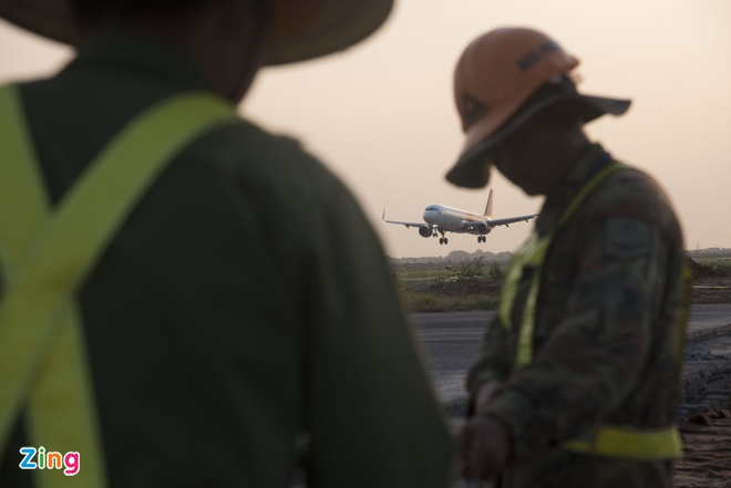 Dự án cải tạo đường băng sân bay Nội Bài chậm tiến độ - 2