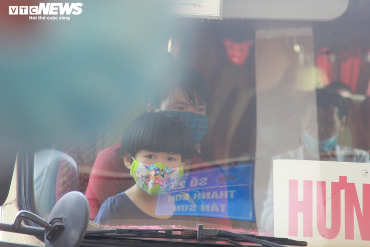 Dịch COVID-19 vẫn khó lường, bến xe vắng khách trước ngày nghỉ Quốc khánh 2/9 - 12