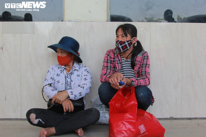 Dịch COVID-19 vẫn khó lường, bến xe vắng khách trước ngày nghỉ Quốc khánh 2/9 - 10