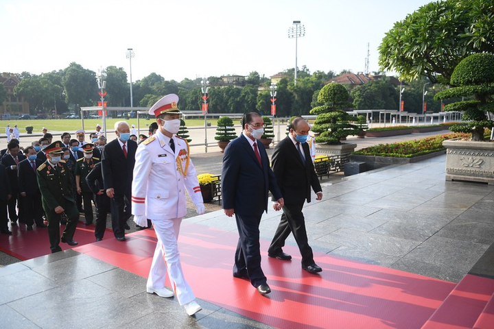 Lãnh đạo Đảng, Nhà nước vào Lăng viếng Chủ tịch Hồ Chí Minh - 2