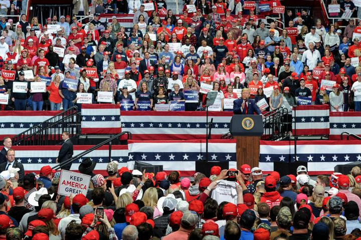 Sau đại hội đảng, Trump và Biden tung chiêu gì tranh cử Tổng thống Mỹ? - 1