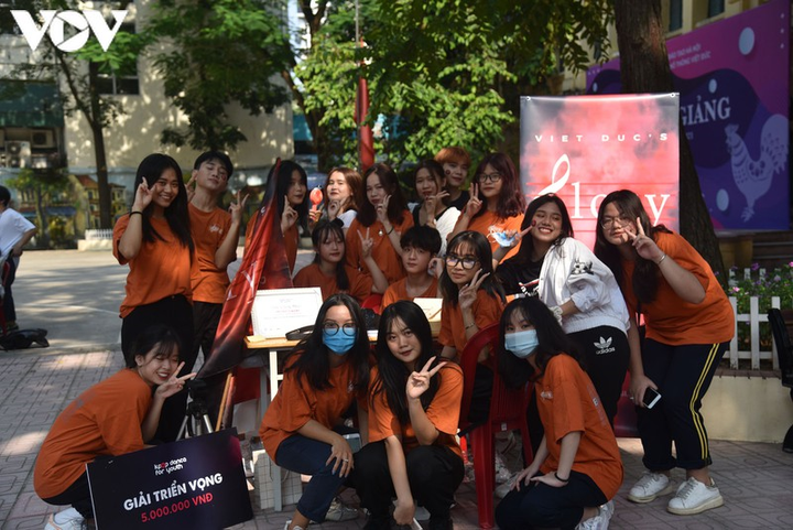 Ảnh: Học sinh Hà Nội hào hứng ngày tựu trường đặc biệt mùa COVID-19 - 2