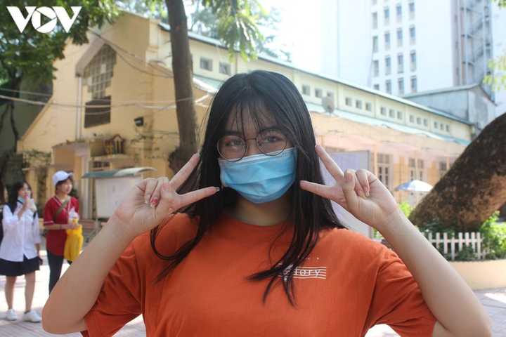Ảnh: Học sinh Hà Nội hào hứng ngày tựu trường đặc biệt mùa COVID-19 - 4