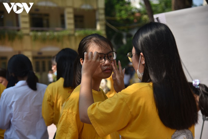 Ảnh: Học sinh Hà Nội hào hứng ngày tựu trường đặc biệt mùa COVID-19 - 8