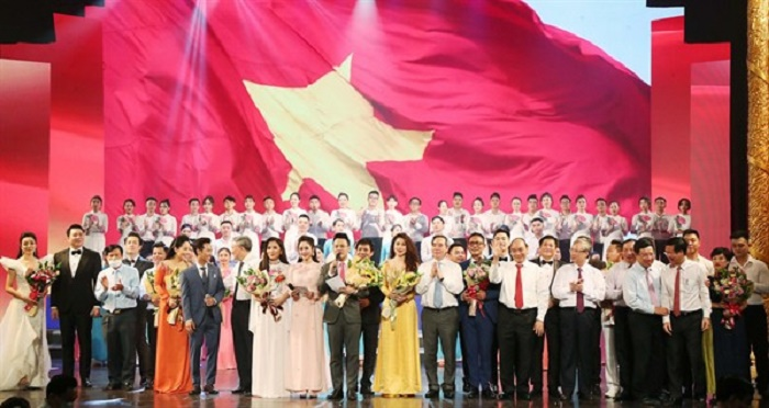 Thủ tướng dự chương trình nghệ thuật đặc biệt 'Tổ quốc tôi chưa đẹp thế bao giờ' - 2