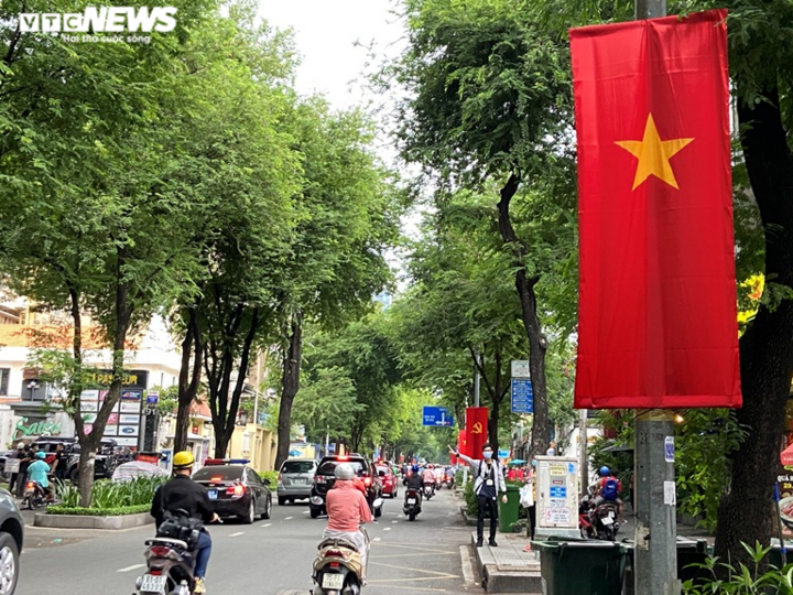 TP.HCM trang hoàng cờ, hoa mừng ngày Quốc khánh Việt Nam 2020 - 4