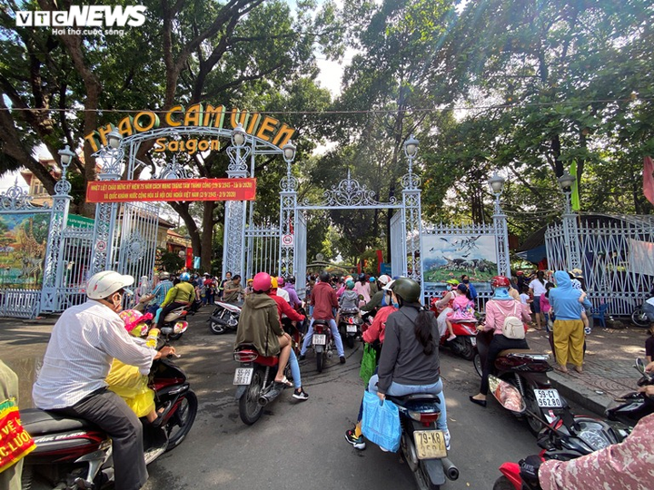 TP.HCM trang hoàng cờ, hoa mừng ngày Quốc khánh Việt Nam 2020 - 8