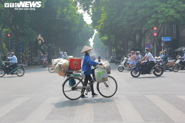 Lao động nghèo rong ruổi trên phố mưu sinh ngày Quốc khánh 2/9 - 6