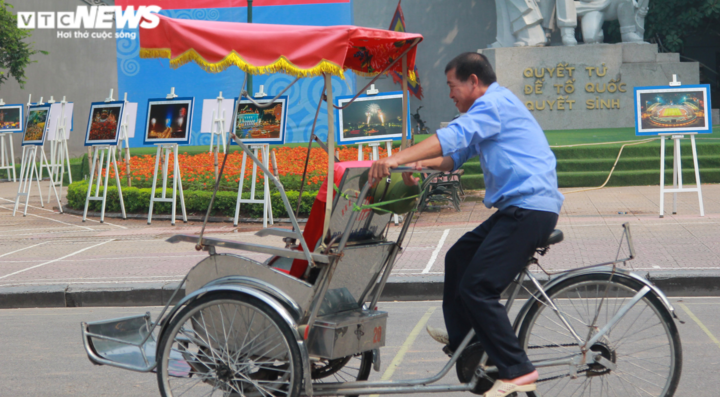 Lao động nghèo rong ruổi trên phố mưu sinh ngày Quốc khánh 2/9 - 7