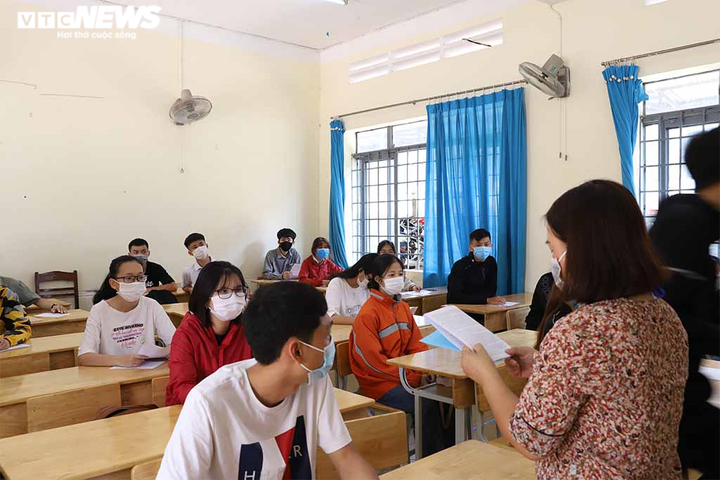 Thi tốt nghiệp THPT 2020 đợt 2: Nhiều thí sinh Đắk Lắk lo đề thi khó hơn đợt 1 - 8