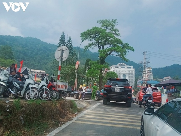 Đường lên Tam Đảo, Vĩnh Phúc ùn tắc kéo dài trong ngày nghỉ Quốc khánh 2/9 - 9