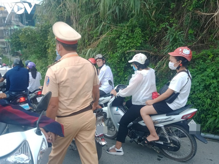 Đường lên Tam Đảo, Vĩnh Phúc ùn tắc kéo dài trong ngày nghỉ Quốc khánh 2/9 - 10