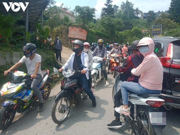 Đường lên Tam Đảo, Vĩnh Phúc ùn tắc kéo dài trong ngày nghỉ Quốc khánh 2/9 - 2