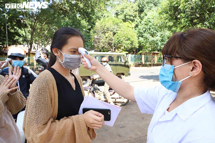 Thi tốt nghiệp THPT 2020 đợt 2: Nhiều thí sinh Đắk Lắk lo đề thi khó hơn đợt 1 - 1