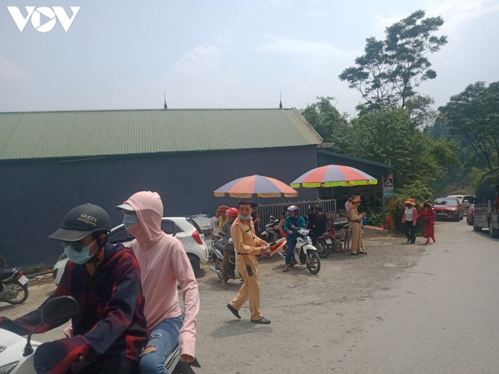 Đường lên Tam Đảo, Vĩnh Phúc ùn tắc kéo dài trong ngày nghỉ Quốc khánh 2/9 - 7