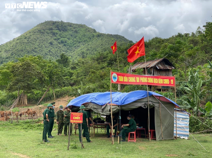 Lính biên phòng lấy rừng làm nhà ngăn COVID-19 vùng biên giới Việt - Lào - 8