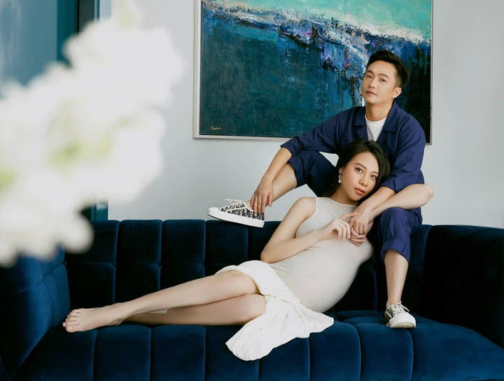 Ảnh: Đàm Thu Trang tình tứ bên Cường 'Đô La' khi mang bầu tháng cuối - 6