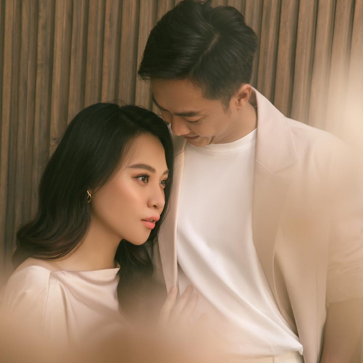 Ảnh: Đàm Thu Trang tình tứ bên Cường 'Đô La' khi mang bầu tháng cuối - 7