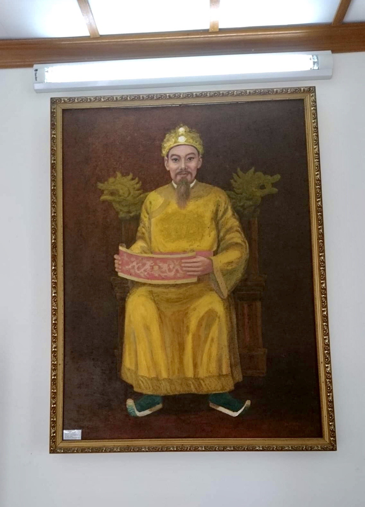 Về thăm miền cung Vua phủ Chúa - 11