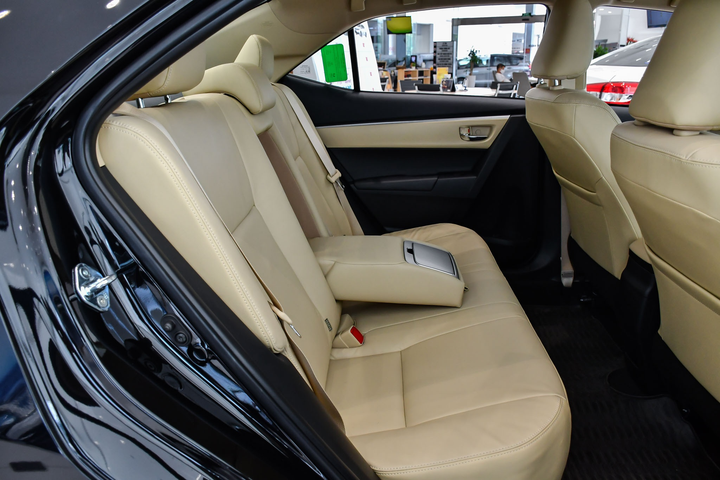 Những mẫu xe gia đình tầm giá 700 triệu đồng đáng chú ý - 12