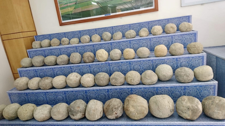 Về thăm miền cung Vua phủ Chúa - 12