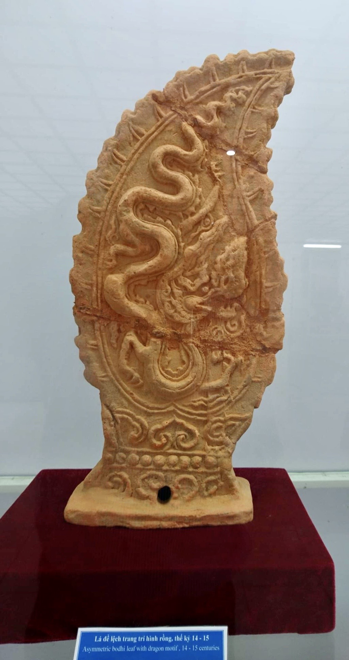 Về thăm miền cung Vua phủ Chúa - 13