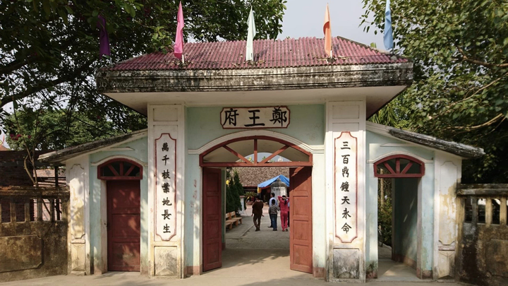 Về thăm miền cung Vua phủ Chúa - 2