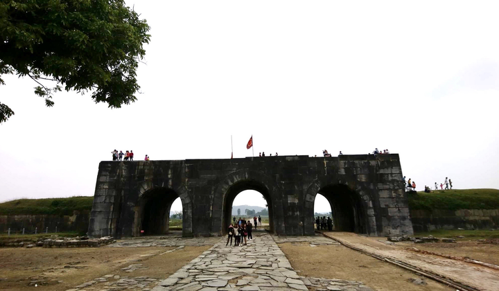 Về thăm miền cung Vua phủ Chúa - 6