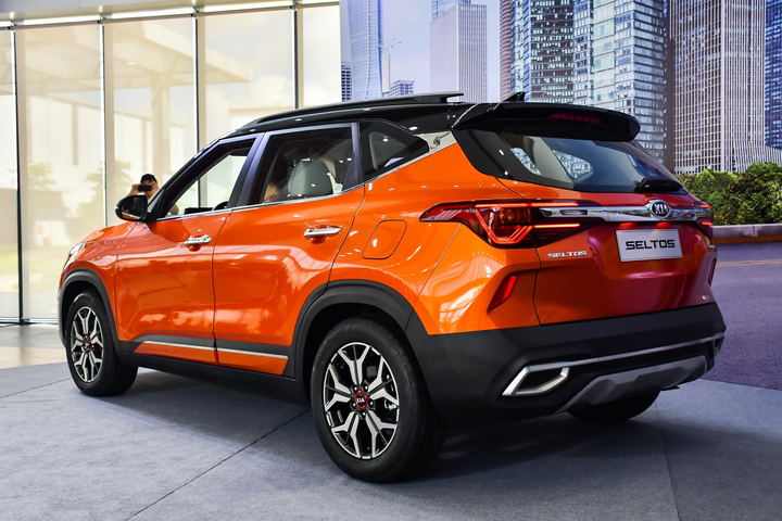 Những mẫu xe gia đình tầm giá 700 triệu đồng đáng chú ý - 7